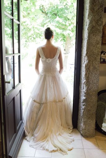 Robe de mariage qui épouse votre silhouette - Creation - Salon de mariage à Pérouges - Souffle de Soie